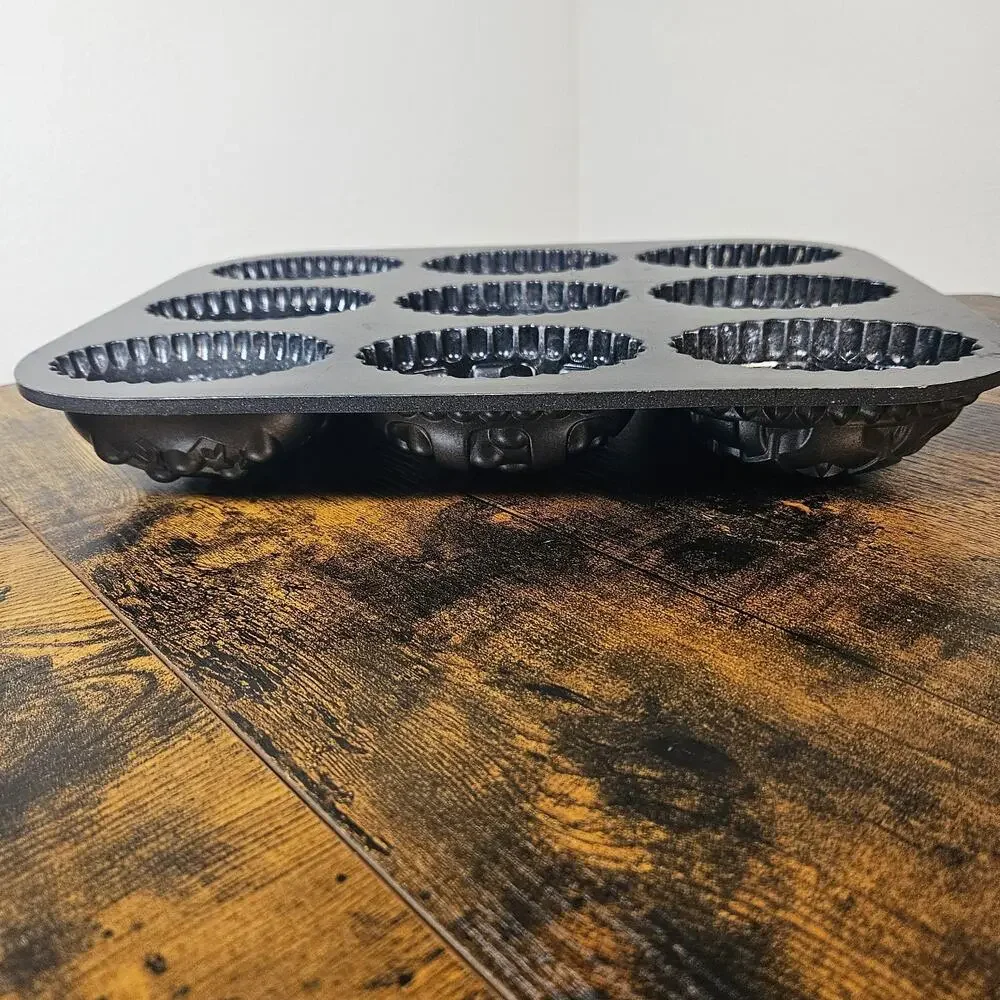 Nordic Ware Easter Egg Cake Muffin Pan 9 Cavity Cast Aluminum Vintage USA Black